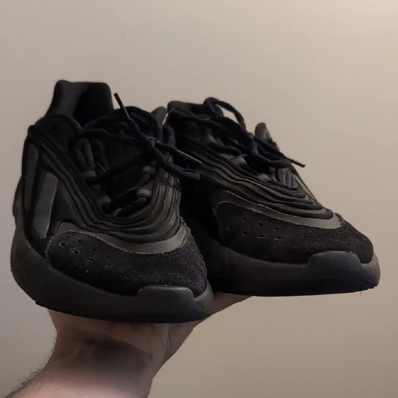 Adidas Ozelia Black With Leather - Picture 2 of 9